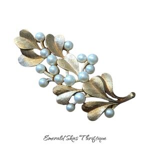 Vintage crown Trifari gold tone leaf brooch with faux pearls. 2" Free shipping
